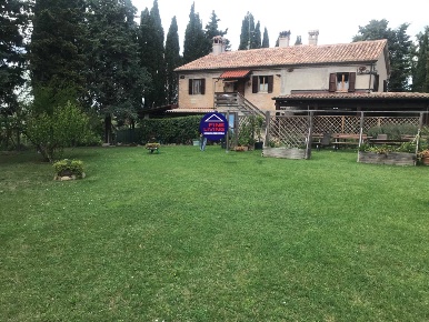 Foto Rustico in VIA PETRICCI, Pesaro Monteciccardo di 240 m² con 7 locali
