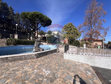 Foto Rustico in PIAZZA ALDO MORO, Trecastagni di 110 m² con 2 locali