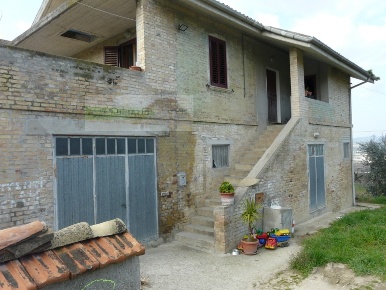 Foto Rustico in strada provinciale, Torano Nuovo di 300 m² con 5 locali