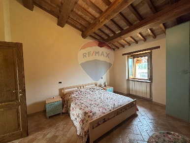Foto Rustico in Frazione di Beroide, Spoleto San Giacomo di 607 m²