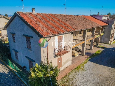 Foto Rustico in turati, Sovico di 600 m² con 10 locali in vendita