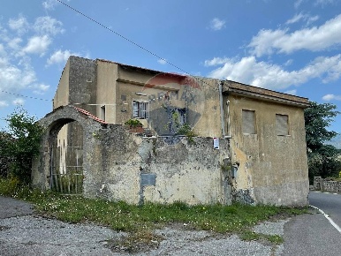 Foto Rustico in via provinciale SP 64, Castiglione di Sicilia di 250 m²