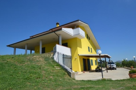 Foto Rustico in Strada Provinciale, Offida di 450 m² con 20 locali