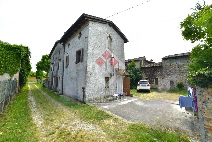 Foto Rustico a San Michele al Tagliamento di 100 m² con 6 locali in vendita