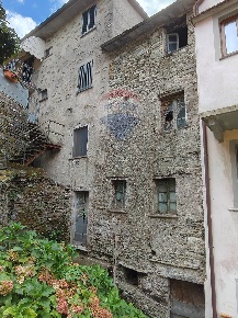 Foto Rustico in Via Monte Forato, Stazzema Cardoso di 75 m² con 8 locali