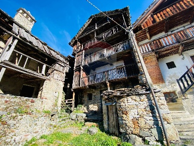 Foto Baita in LOCALITA' FARETTAZ, Fontainemore di 170 m² con 7 locali