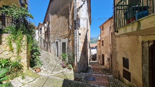 Foto Rustico in Via Degli Scogli, Prossedi Centro di 45 m² con 3 locali