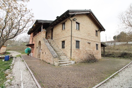 Foto Rustico in contrada valentino, Castel di Lama di 450 m² con 9 locali