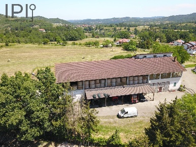 Foto Rustico in strada carnovale, Cairo Montenotte di 900 m² con 15 locali