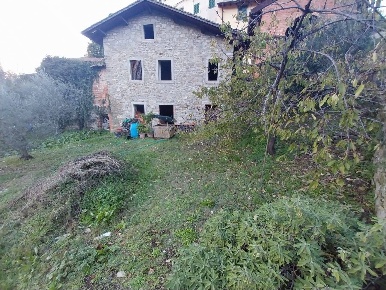 Foto Rustico in via del Parco, San Godenzo Centro di 120 m² con 4 locali