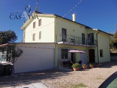 Foto Rustico in Contrada Valle Cecchina, Monsampolo del Tronto di 400 m²