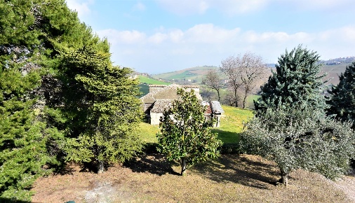 Foto Rustico a Fermo di 200 m² con 6 locali in vendita