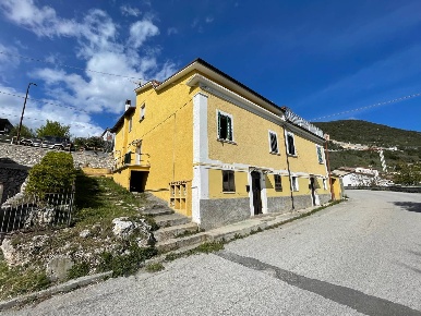 Foto Rustico in Via Carapelle, San Pio delle Camere Centro di 330 m²