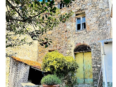 Foto Rustico in Località Tessi, Moneglia di 213 m² con 5 locali in vendita