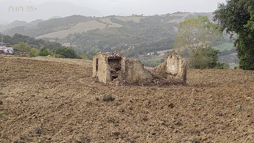 Foto Rustico in C.da Cese, Force di 150 m² con 10 locali in vendita