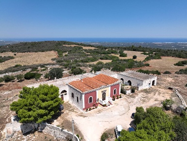 Foto Rustico in Contrada San Biagio, Ostuni di 1150 m² con 7 locali
