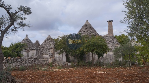 Foto Rustico in via Colucci, Alberobello Centro di 90 m² con 4 locali