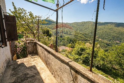 Foto Rustico in Via Col di Lana, Bargagli di 100 m² con 5 locali in vendita
