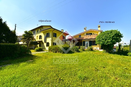 Foto Rustico a San Michele al Tagliamento di 314 m² con 8 locali in vendita