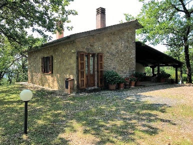 Foto Rustico a Roccastrada Sassofortino di 118 m² con 5 locali in vendita