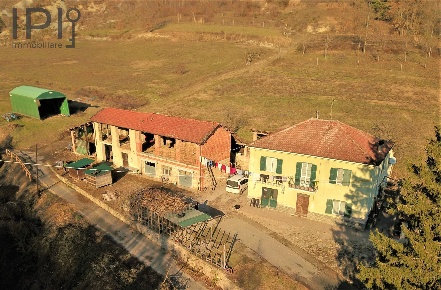Foto Rustico in Reg. Prinzi, Merana di 400 m² con 12 locali in vendita
