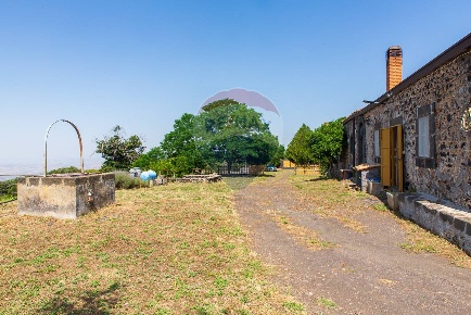 Foto Rustico in Prato Fiorito, Adrano di 1000 m² con 20 locali in vendita