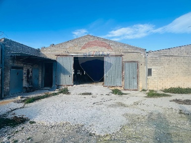 Foto Rustico in Via Cellina, Modica Campanella Gianforma di 800 m²