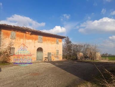 Foto Rustico in VIA SALETTA, Sala Bolognese di 300 m² con 7 locali