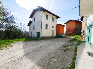 Foto Rustico in Via S.Dalmazio-Marano, Serramazzoni di 120 m² con 4 locali