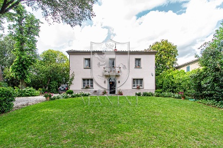 Foto Rustico in via di lucignano, Foiano della Chiana di 480 m² in vendita