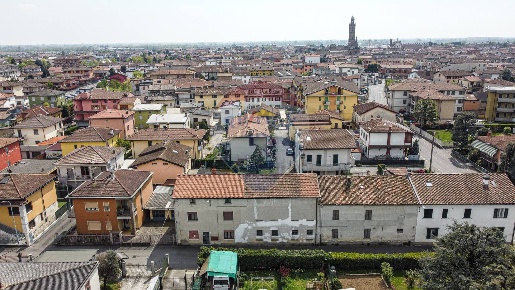 Foto Rustico a Caravaggio Centro di 305 m² con 10 locali in vendita