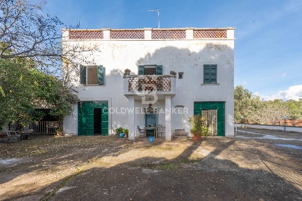Foto Rustico in Contrada Peraro, Ostuni di 300 m² con 7 locali in vendita