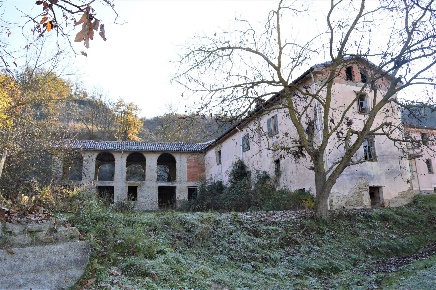 Foto Rustico in bergaggiolo, Spigno Monferrato di 500 m² con 12 locali