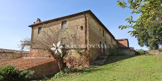 Foto Rustico a Trequanda Centro di 400 m² con 7 locali in vendita