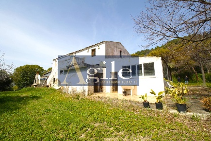 Foto Rustico in contrada monte aquilino, Monteprandone di 350 m² in vendita