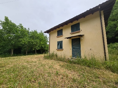 Foto Rustico in Via del Fosso, Tornimparte di 80 m² con 3 locali in vendita