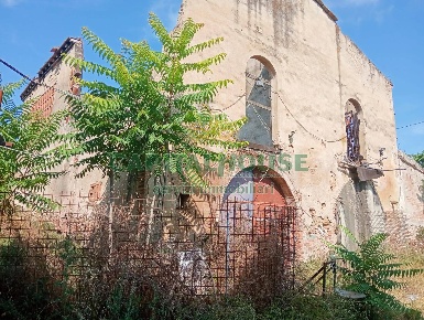 Foto Rustico a San Gimignano di 296 m² con 9 locali in vendita