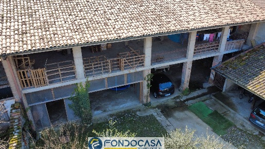 Foto Rustico a Mornico al Serio di 160 m² con 4 locali in vendita