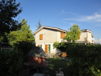Foto Rustico in Via Santa Maria Del Monte, Poggio San Marcello di 180 m²