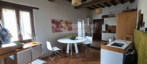 Foto Rustico a Caorso di 215 m² con 8 locali in vendita