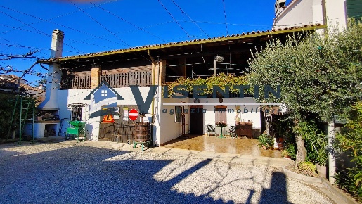 Foto Rustico a Ponzano Veneto Ponzano di 220 m² con 6 locali in vendita