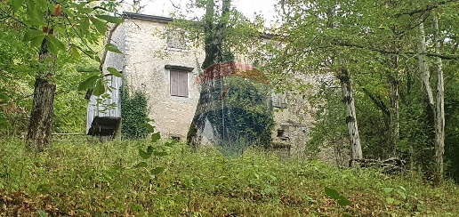 Foto Rustico in Via Fasse, Brenzone sul Garda di 145 m² con 6 locali