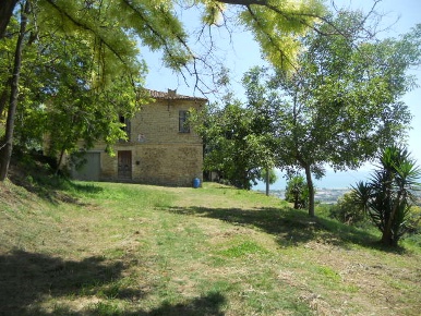 Foto Rustico in Contrada Giardino, Colonnella di 350 m² con 10 locali