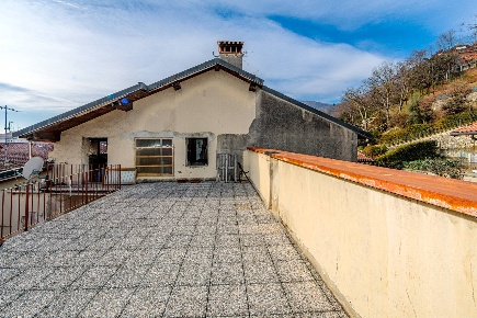 Foto Rustico in Via Garibaldi, Nembro Centro di 100 m² con 3 locali