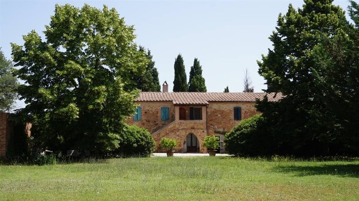 Foto Rustico a Montalcino di 600 m² con 20 locali in vendita