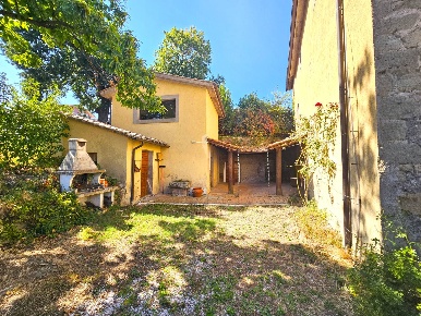 Foto Rustico in Strada Fossaccio, Viterbo San Martino al Cimino - Tobia