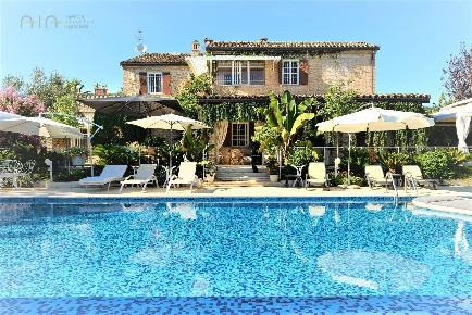 Foto Rustico in Contrada Rio Moro, Colonnella di 500 m² con 11 locali