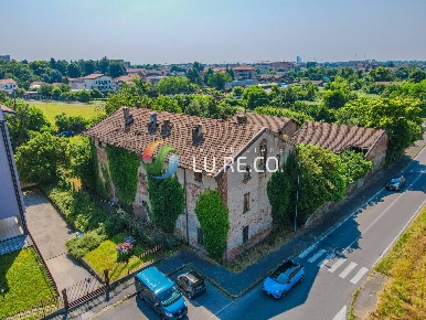 Foto Rustico in via nazioni unite, Seregno Sant'Ambrogio di 900 m²