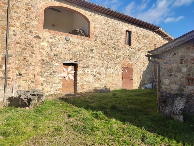 Foto Rustico in Podere Vallosi, Montalcino di 279 m² con 11 locali