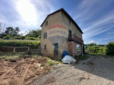Foto Rustico in Via San Bernardino, Ceva Centro di 206 m² con 5 locali